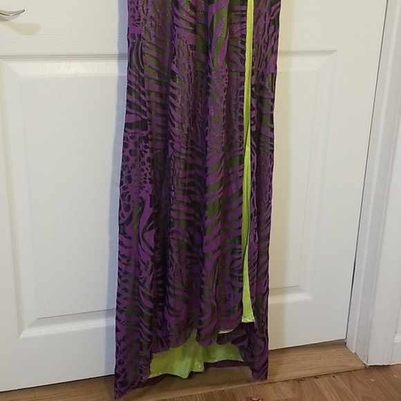 NWT Purple Animal Open Backed Prom Dress - size 8 - Picture 2 of 5